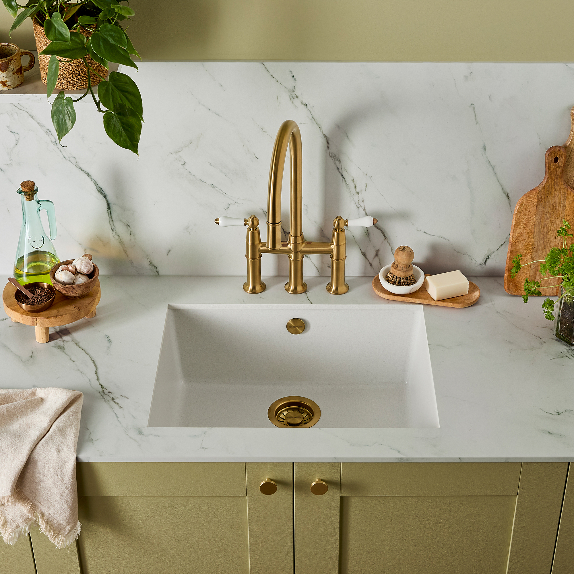 Clearwater Elegance Traditional Pull Out Bridge Kitchen Mixer Tap
