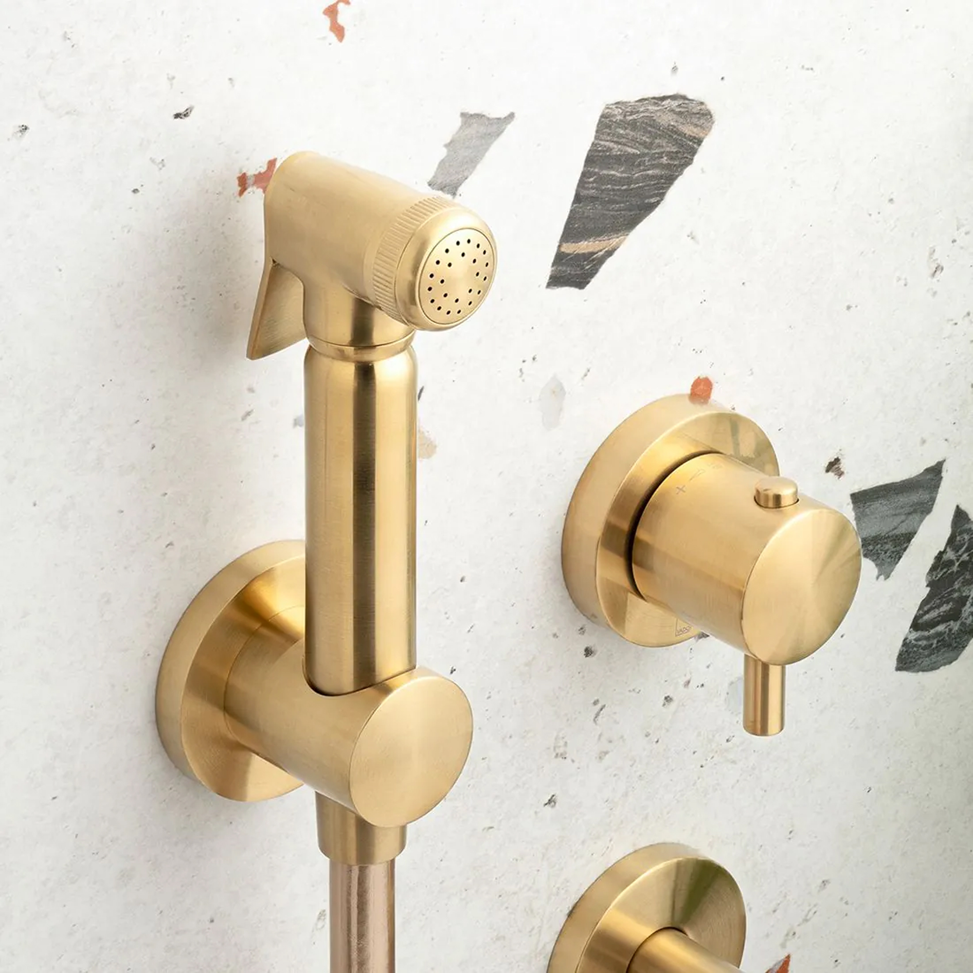 Vado Individual Luxury Douche Kit with Concealed Thermostatic Valve
