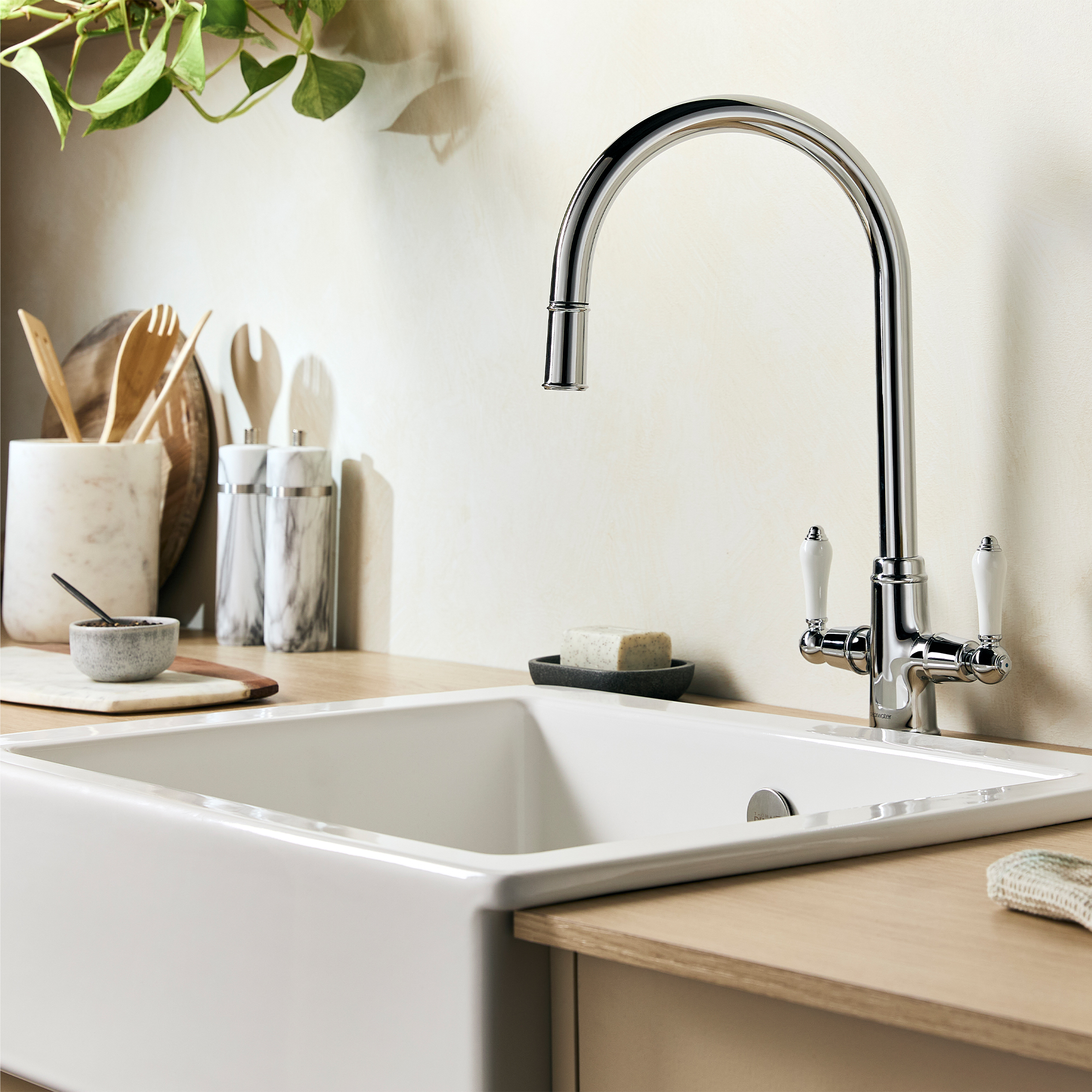 Clearwater Elegance Traditional Pull Out Mono Kitchen Mixer Tap