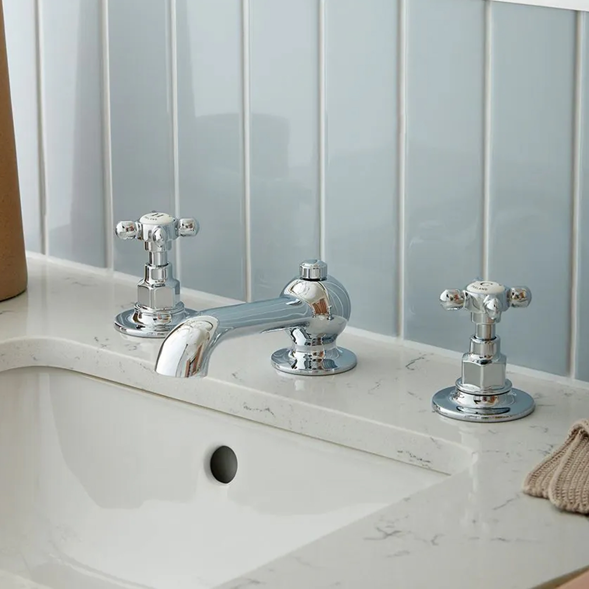 Booth & Co Axbridge Traditional Crosshead 3 Hole Basin Mixer Tap with Waste