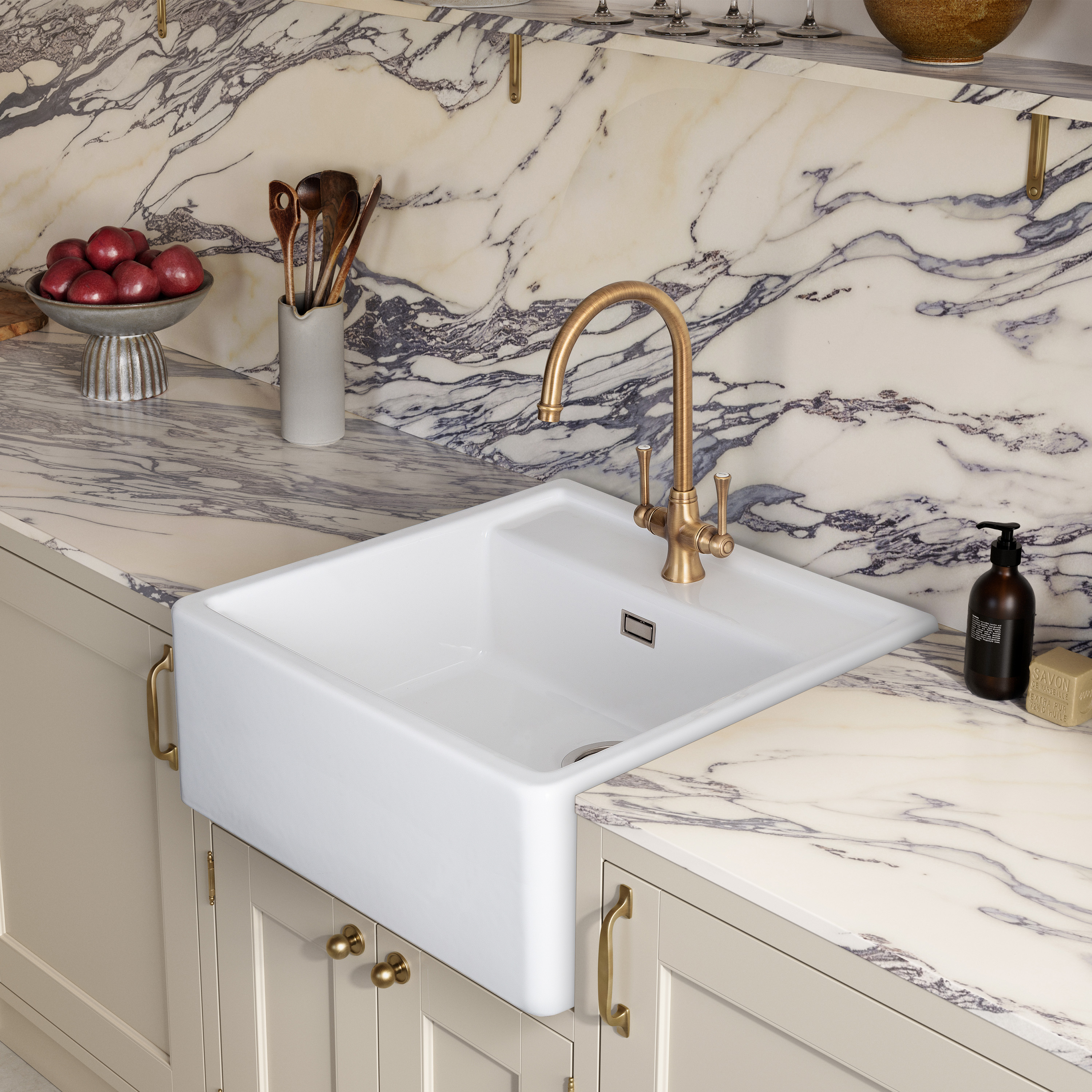 Rangemaster Sandwood 1 Bowl White Fireclay Ceramic Sit-On Belfast Sink With Tap Ledge & Waste Kit - 597 x 630mm