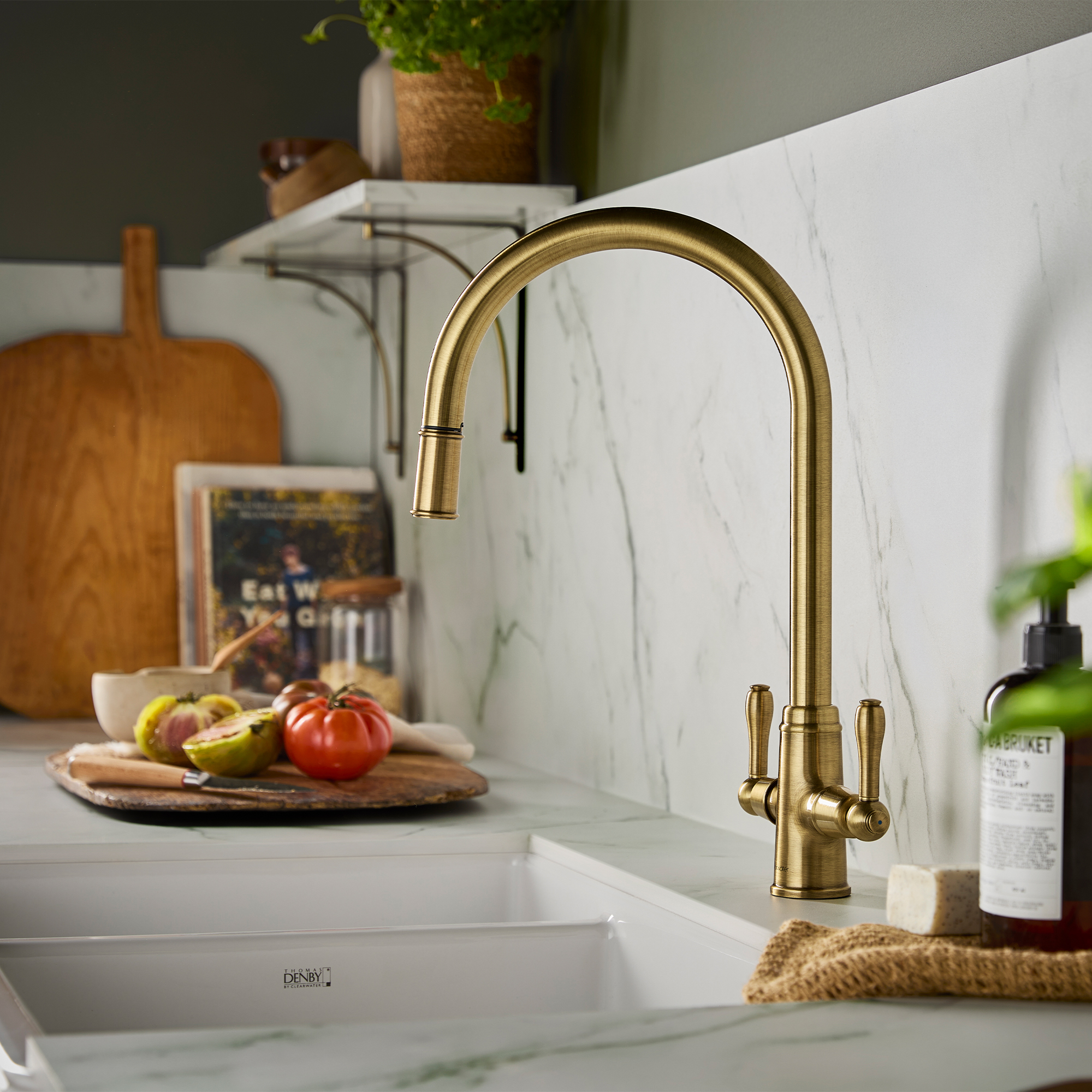 Clearwater Broadway Traditional Pull Out Mono Kitchen Mixer Tap