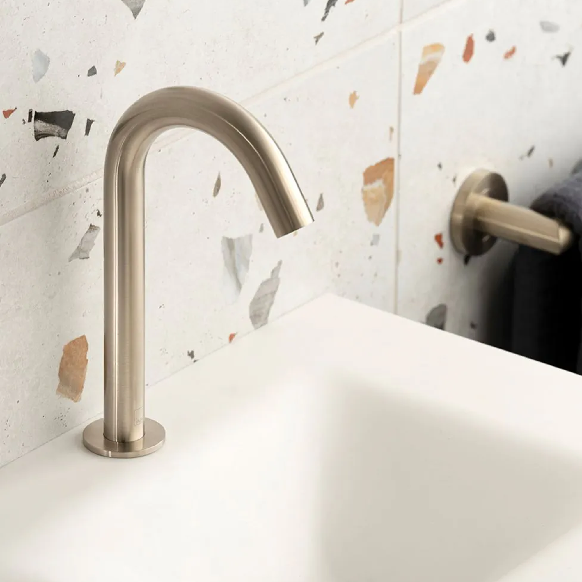 Vado Individual Infra-Red Deck Mounted Spout Mono Basin Mixer Tap