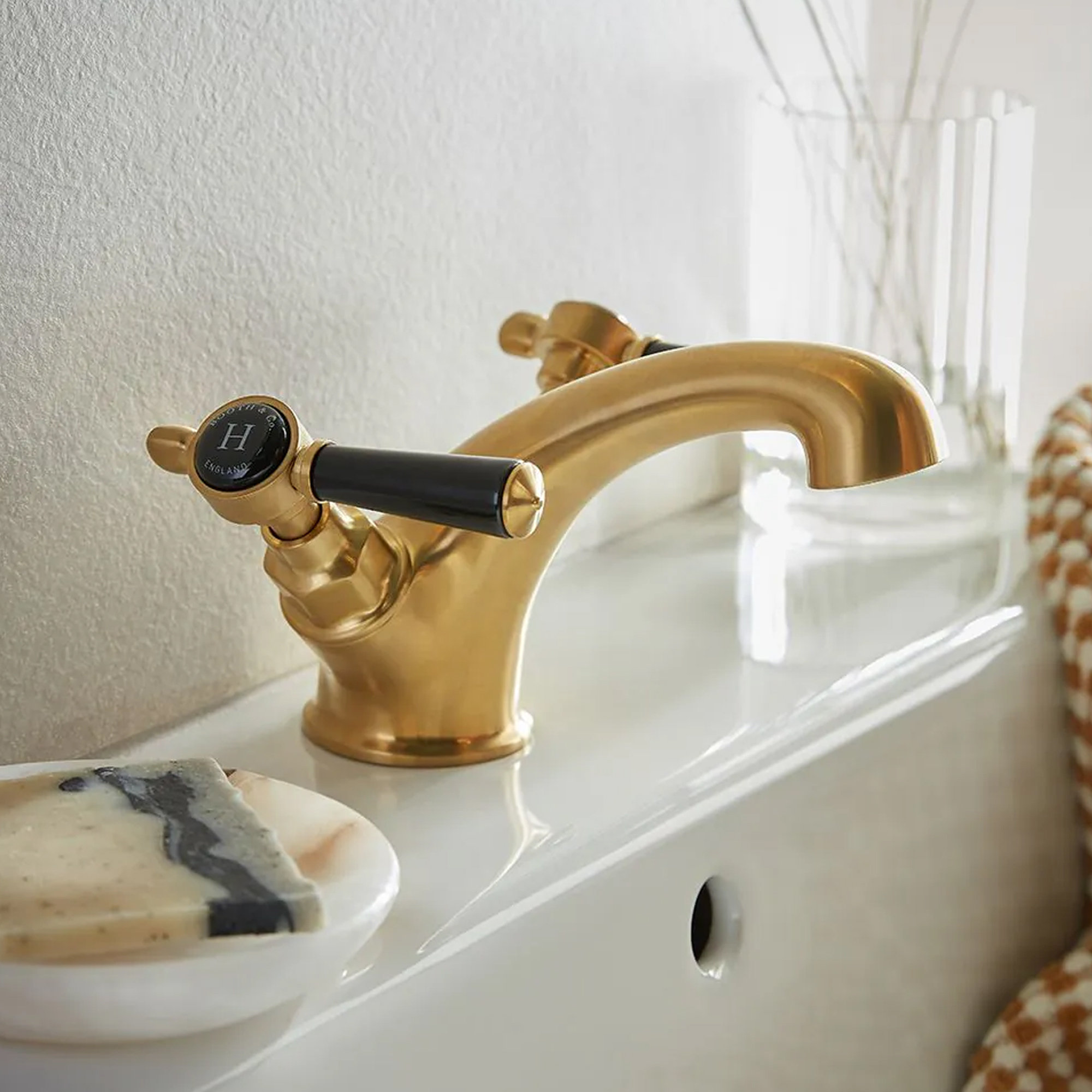Booth & Co Axbridge Traditional Lever Mono Basin Mixer Tap with Optional Waste