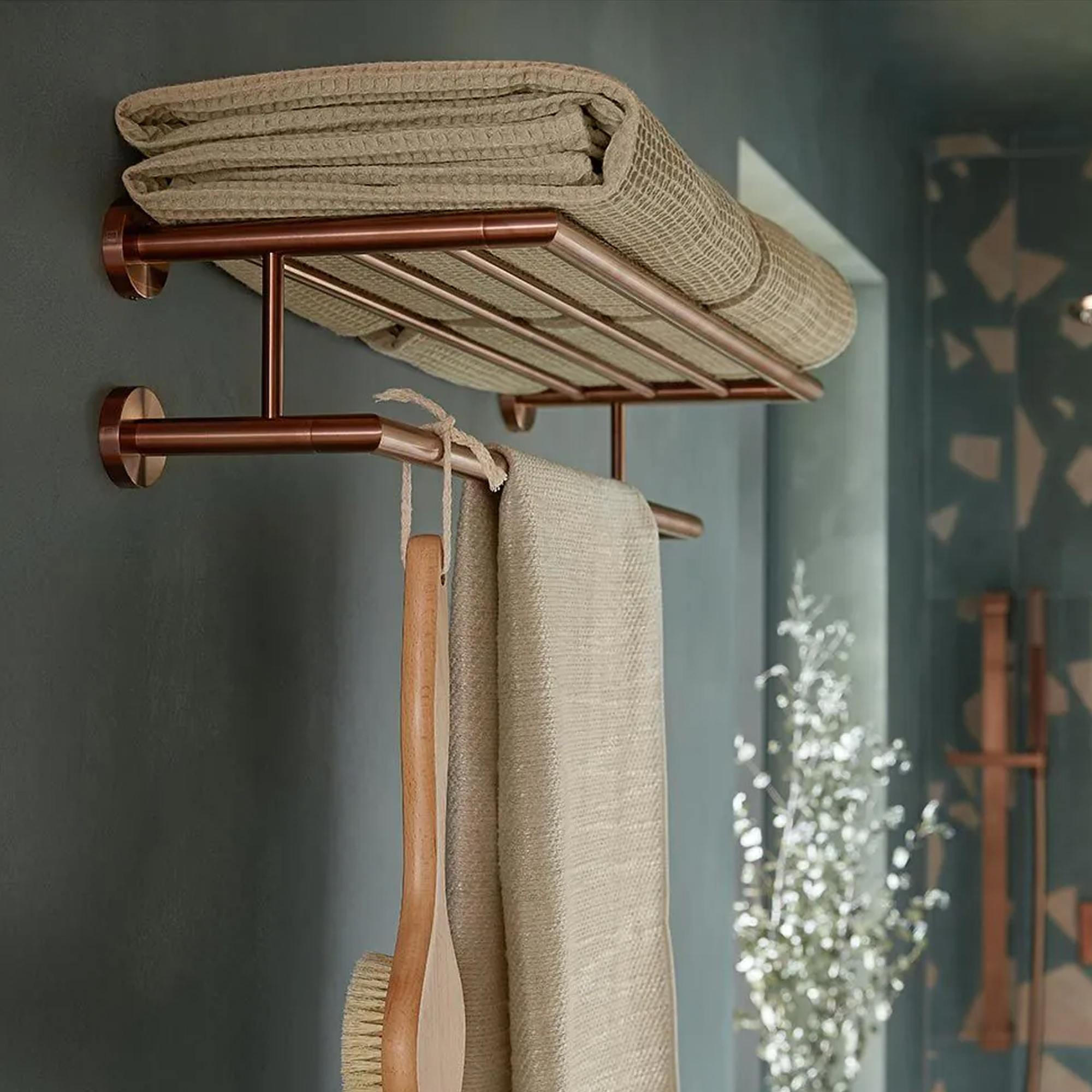 Vado Individual Spa 600mm Towel Shelf with Rail