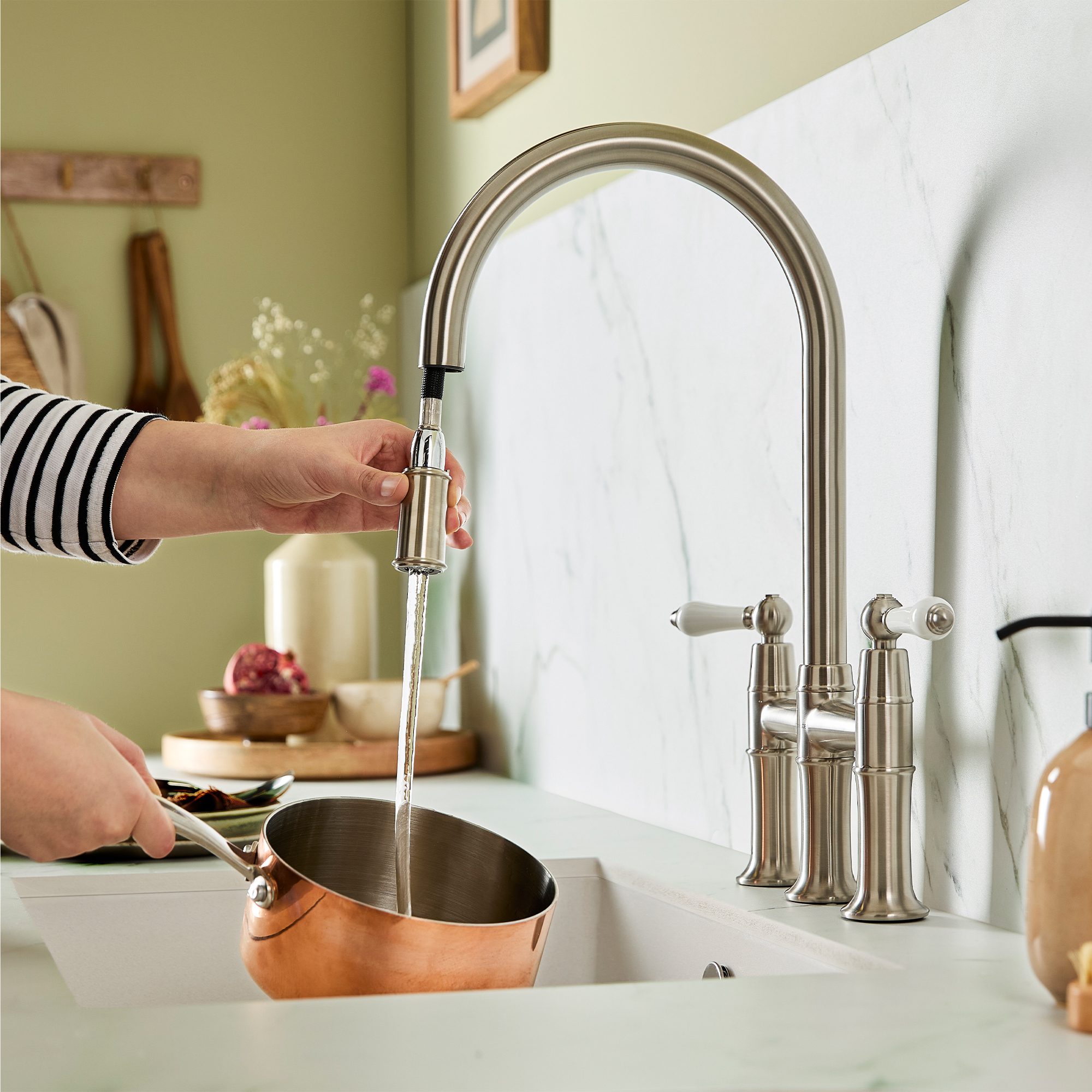 Clearwater Elegance Traditional Pull Out Bridge Kitchen Mixer Tap