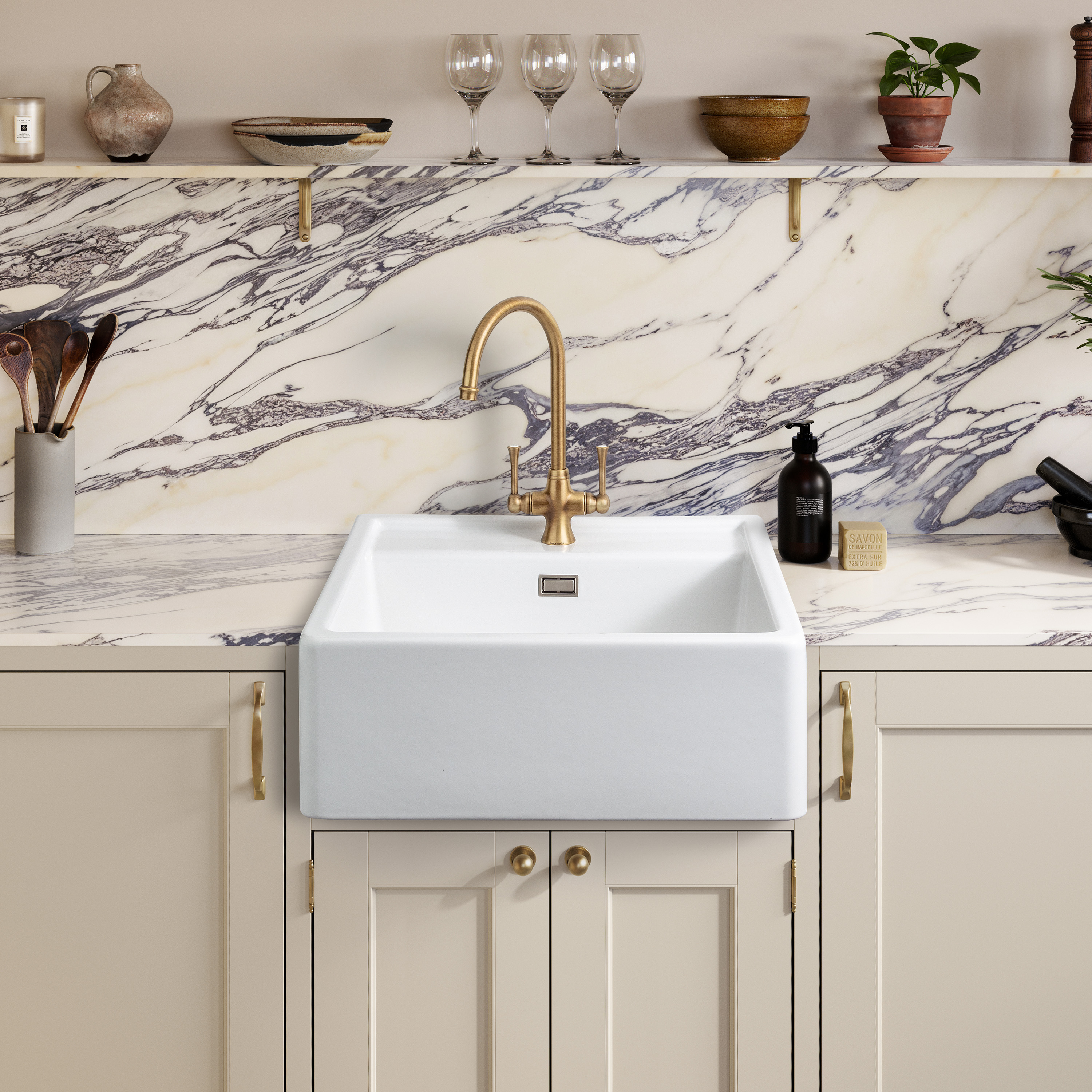 Rangemaster Sandwood 1 Bowl White Fireclay Ceramic Sit-On Belfast Sink With Tap Ledge & Waste Kit - 597 x 630mm