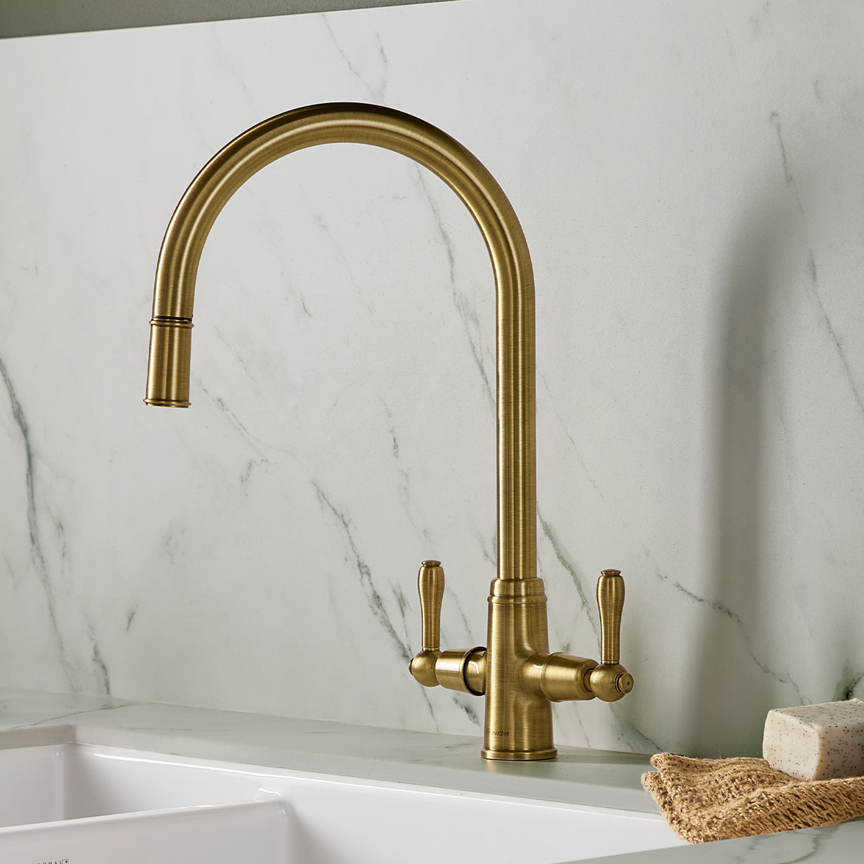 Clearwater Broadway Traditional Pull Out Mono Kitchen Mixer Tap