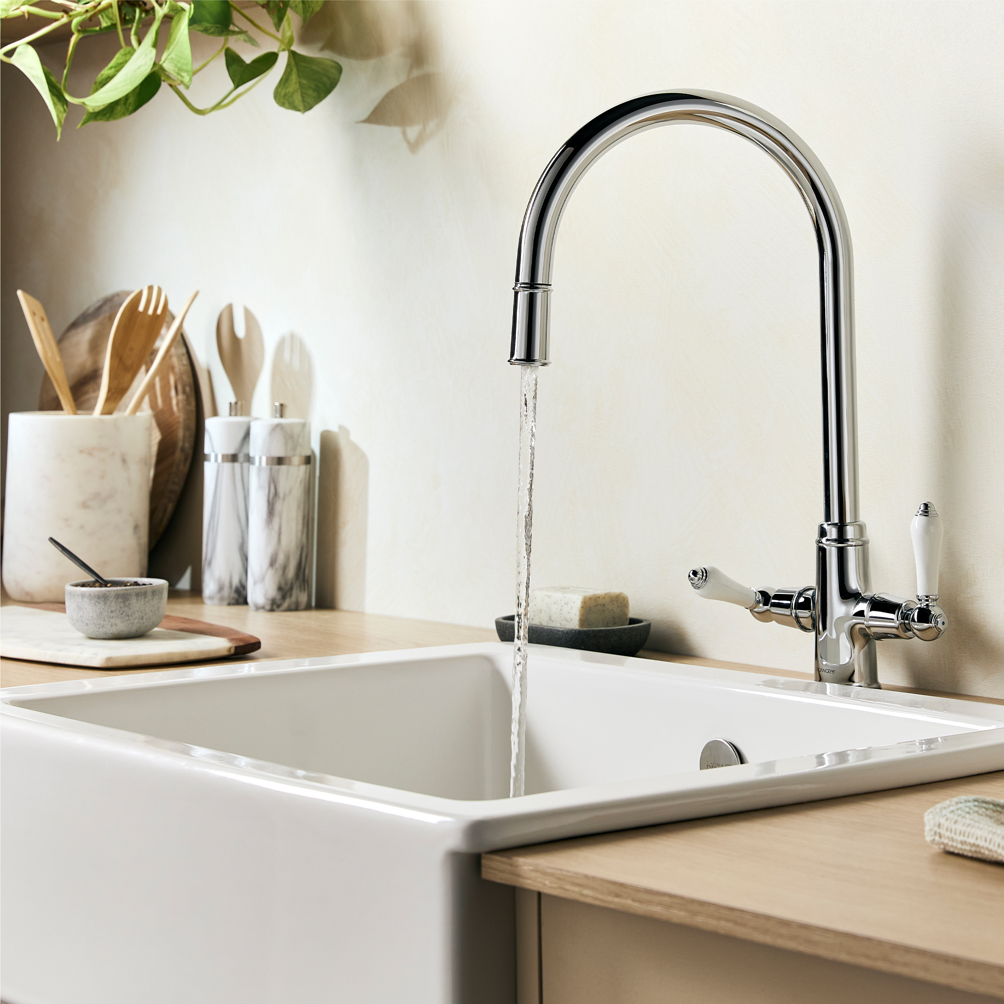 Clearwater Elegance Traditional Pull Out Mono Kitchen Mixer Tap
