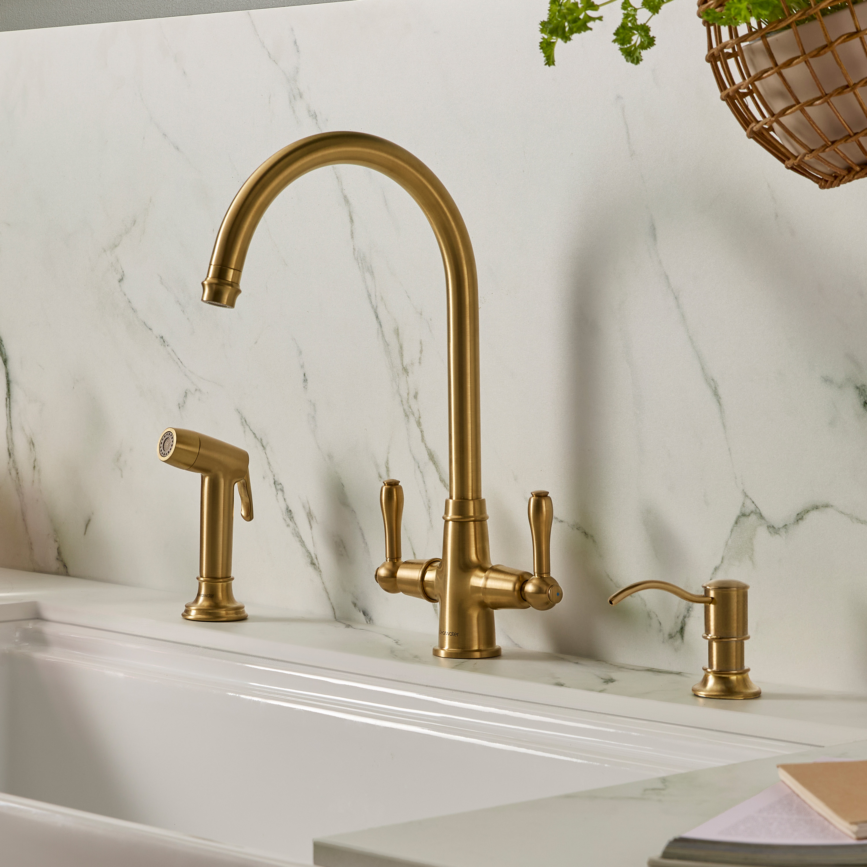 Clearwater Broadway Traditional Twist & Spray Mono Kitchen Mixer Tap