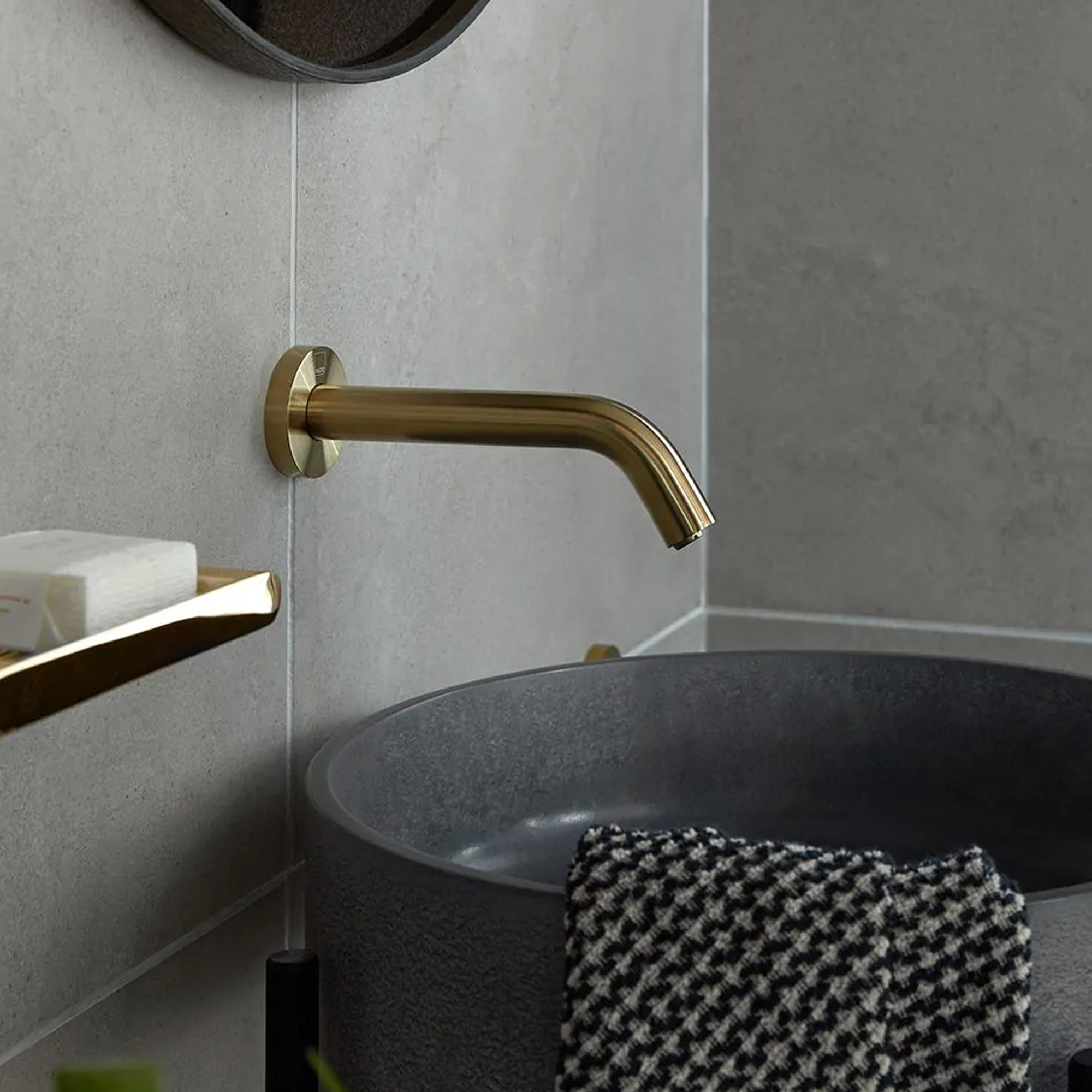 Vado Individual Infra-Red Wall Mounted Spout