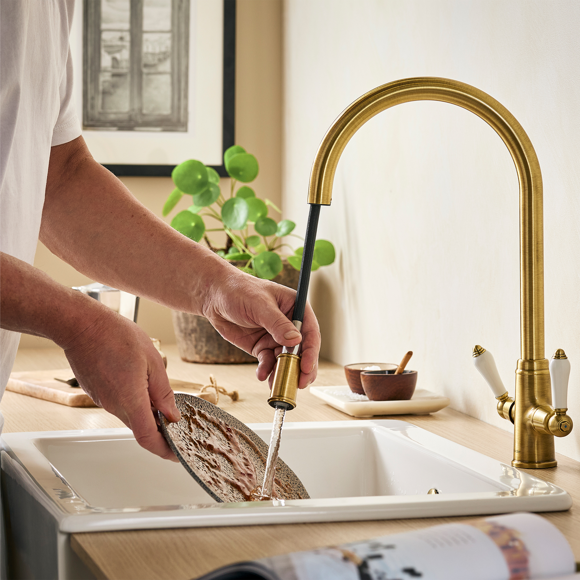 Clearwater Elegance Traditional Pull Out Mono Kitchen Mixer Tap