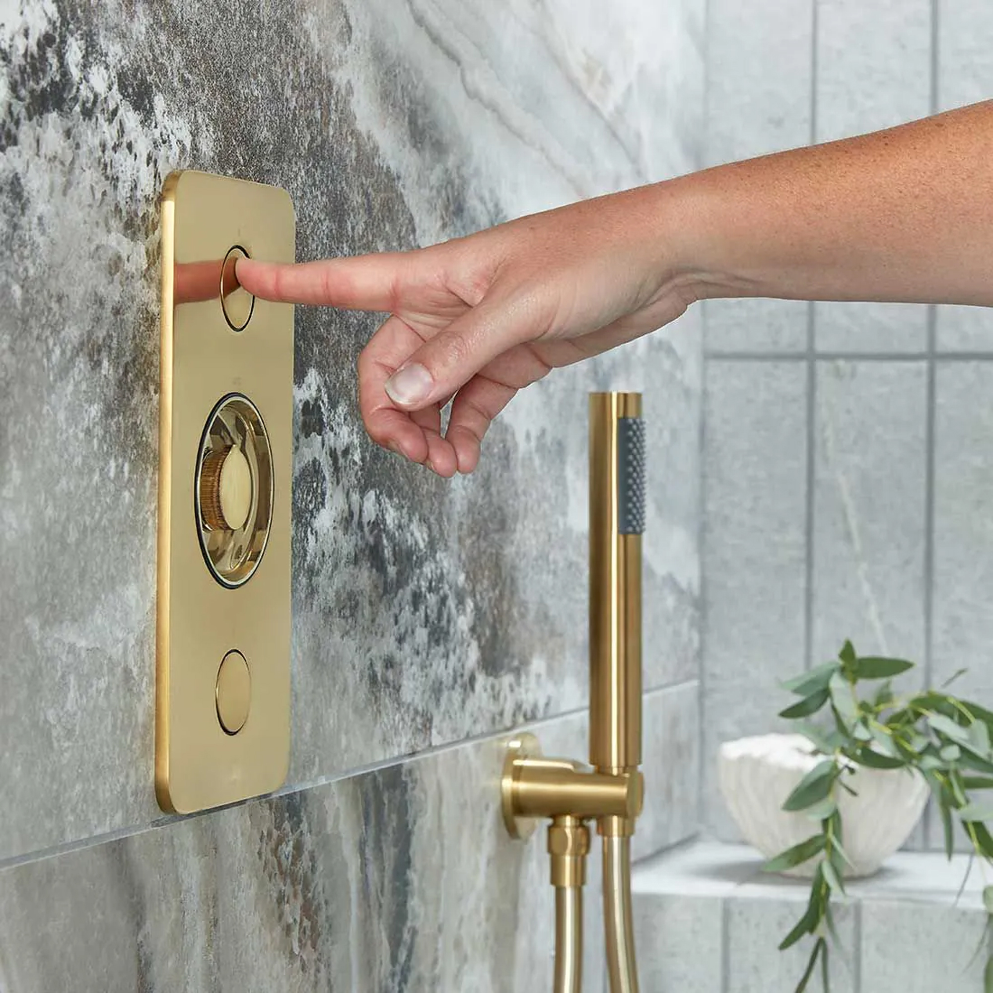 Vado Individual Round Shower Handset with Integrated Outlet & Holder