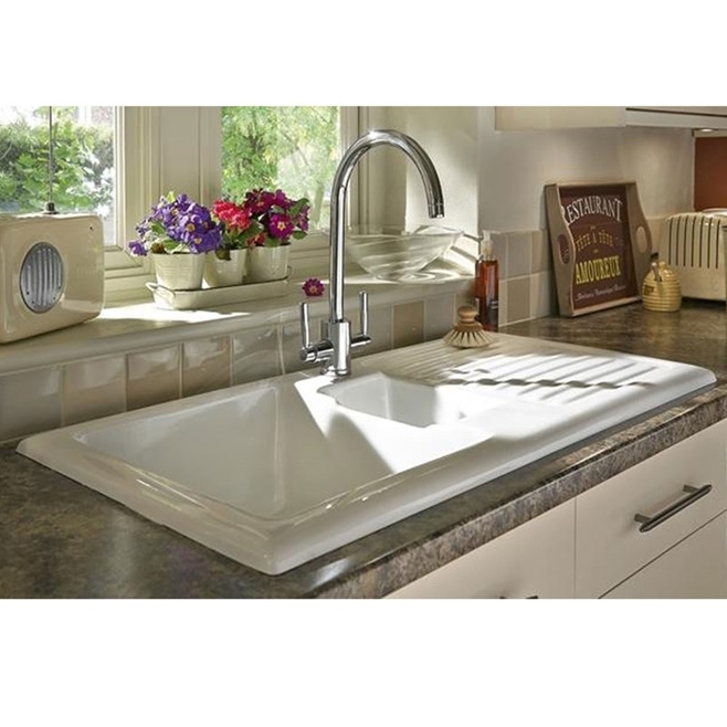 Butler & Rose 1000 Gourmet 1.5 Bowl Ceramic Kitchen Sink and Vellamo Savu Mono Pull Out Kitchen Mixer