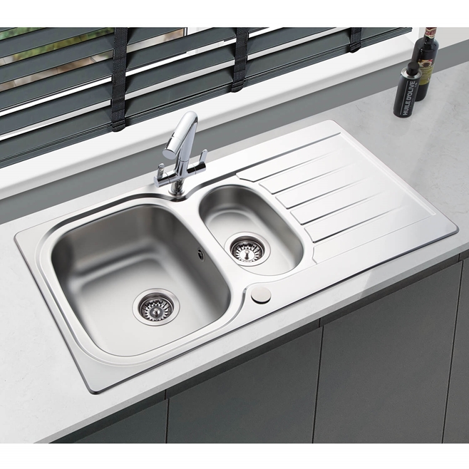 Vellamo Curva 1.5 Bowl Satin Stainless Steel Kitchen Sink & Waste with Reversible Drainer - 950 x 508mm