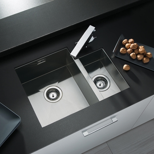 Vellamo Edge 1.5 Bowl Undermount Brushed Stainless Steel Kitchen Sink & Waste - 560 x 430mm
