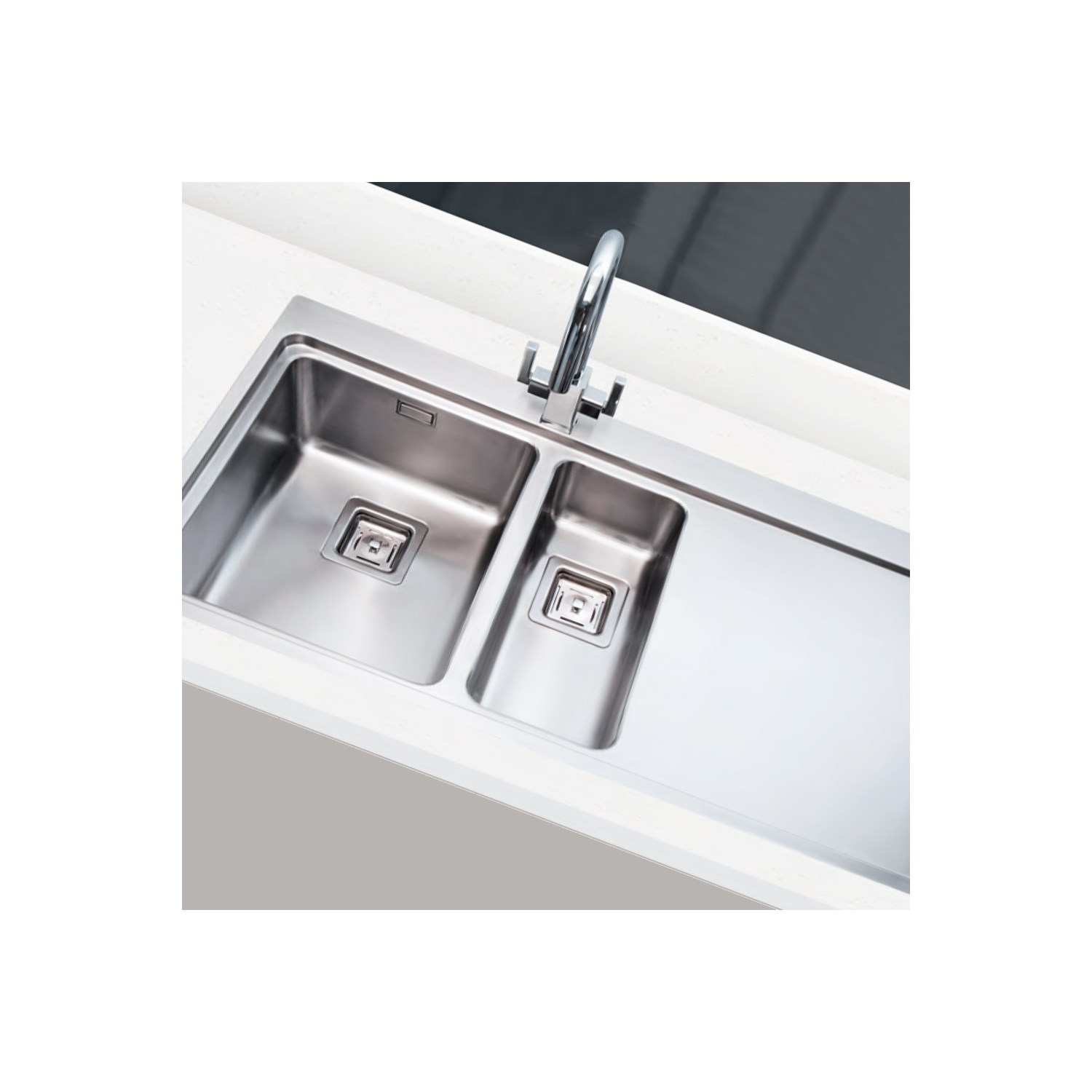 Vellamo Steel Horizon 1.5 Bowl Stainless Steel Kitchen Sink & Waste Kit